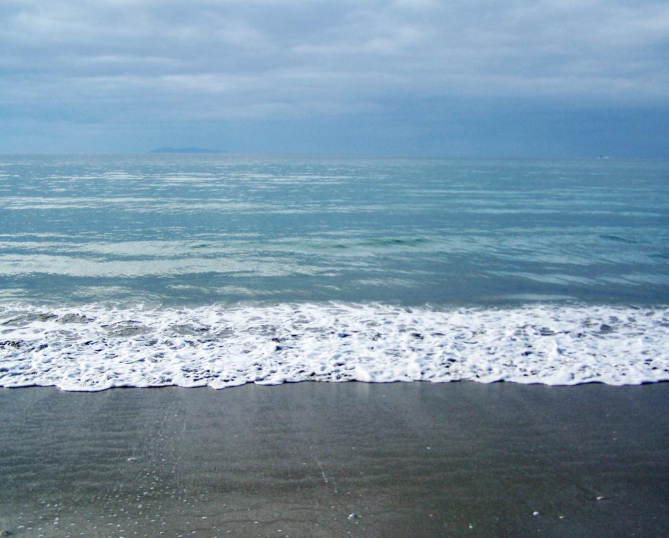 Free Image of seashore 