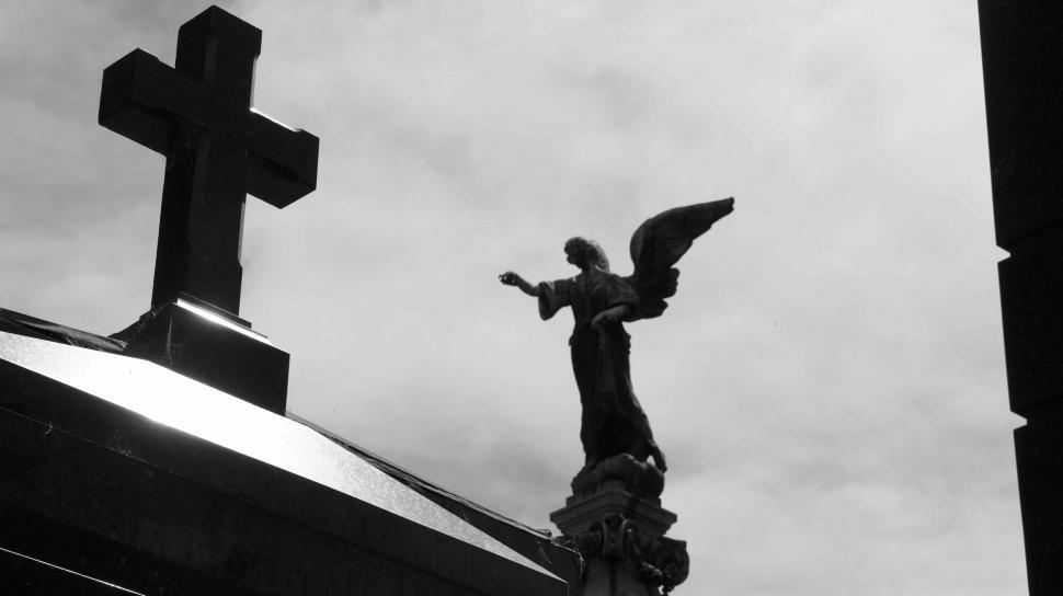 Free Image of Loved Ones at the Grave 