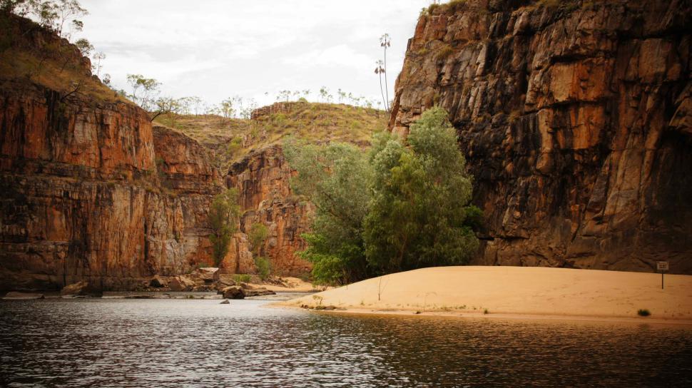 Free Image of A River Runs Through It 