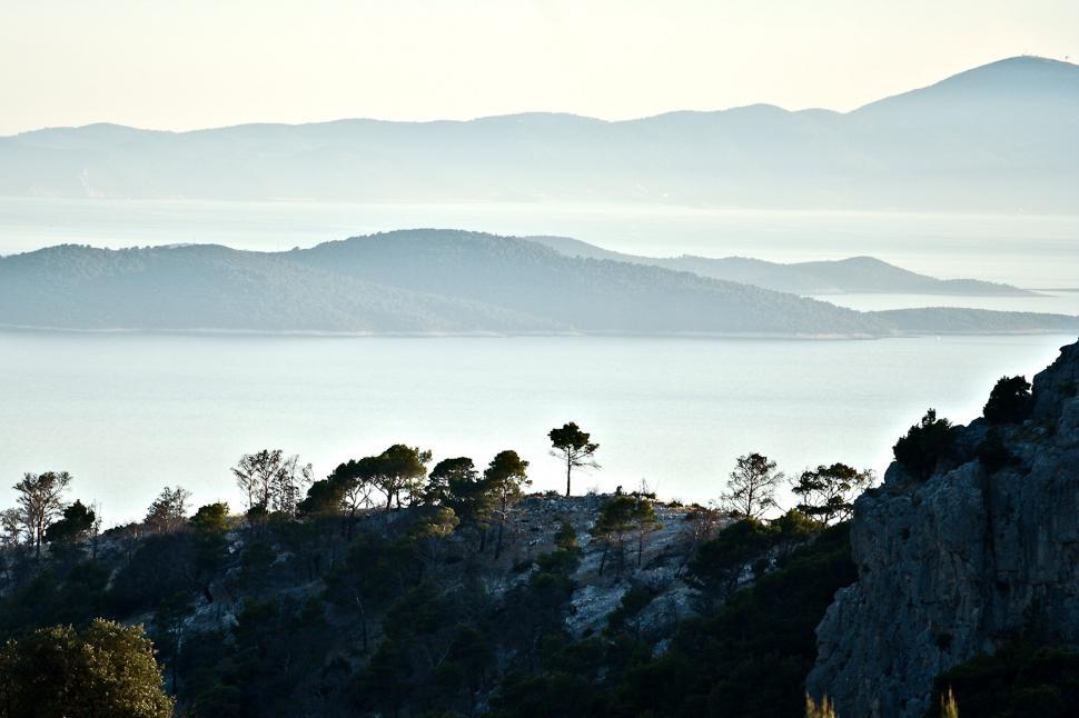 Free Image of Rocky seascape 