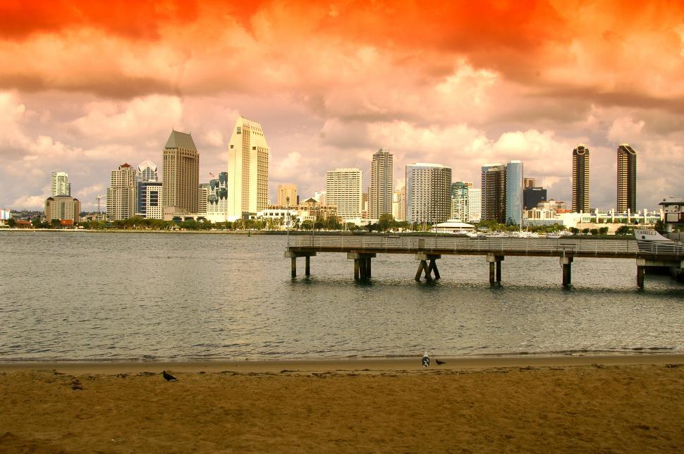 Free Image of San Diego Bay awaits the Ferry 