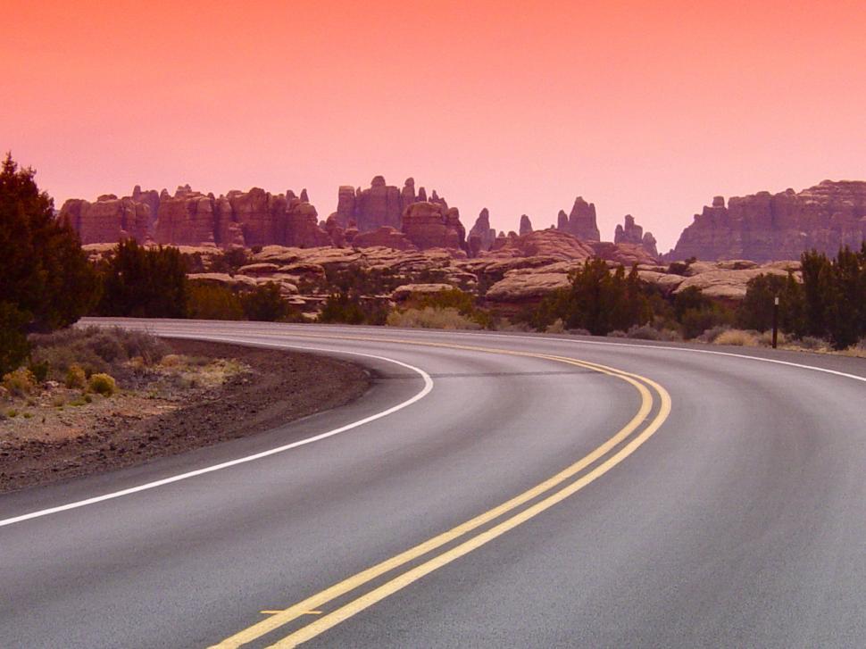 Free Image of Most Beautiful Roads in the United States 