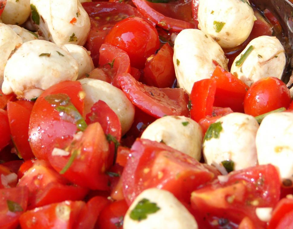Free Image of Tomato and Cheese 