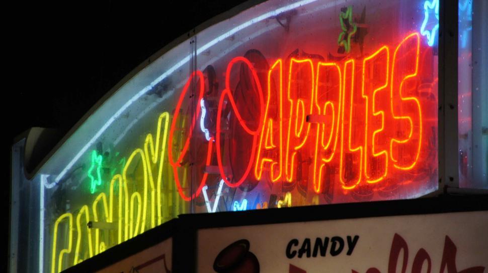 Free Image of Carnival Food 