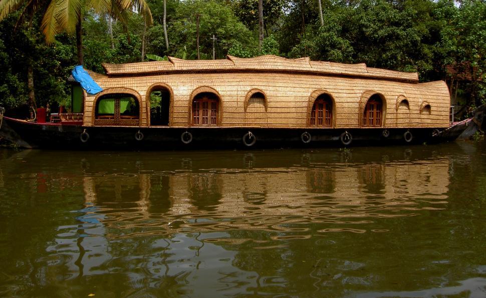 Free Image of Houseboat 