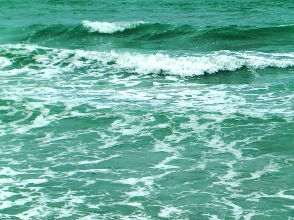 Free Image of Green Ocean Background 