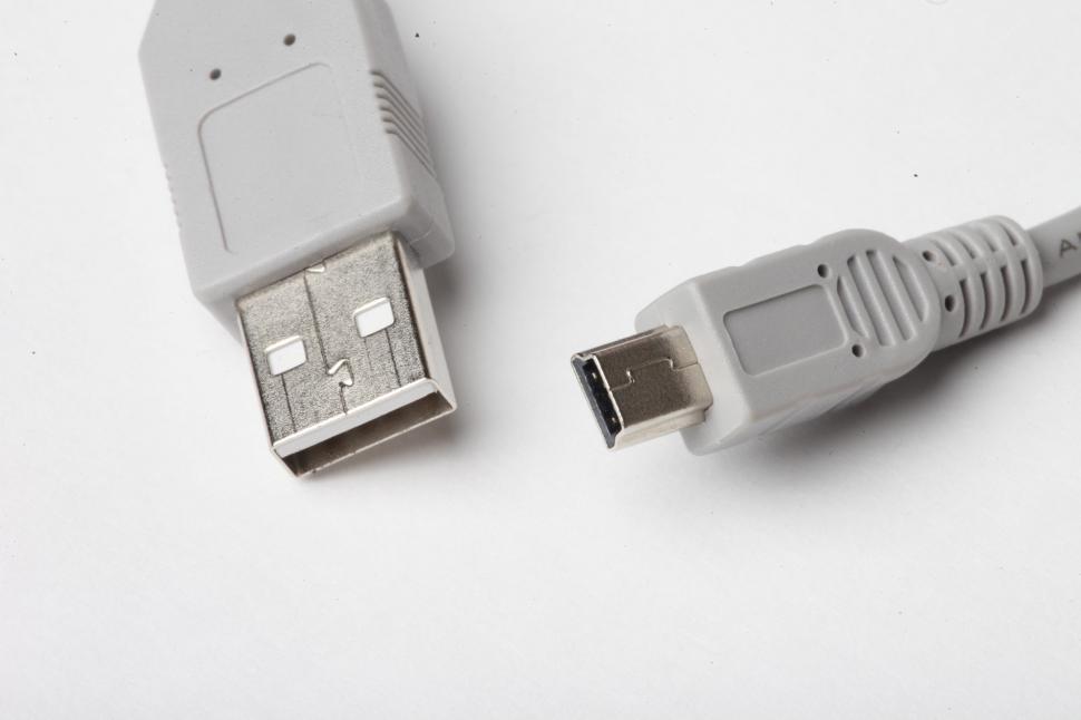 Free Image of Grey usb cable 