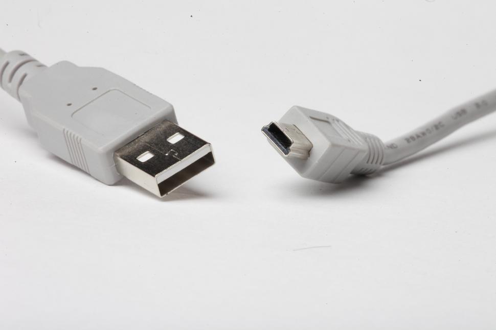 Free Image of Grey usb cable 