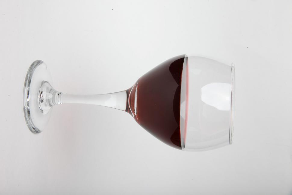 Free Image of Red wine in glass 