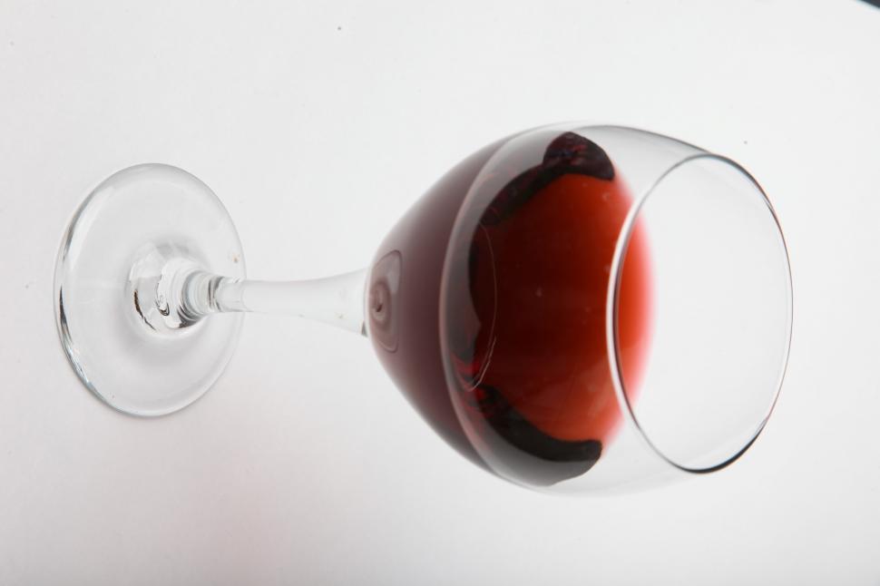 Free Image of Red wine in glass 