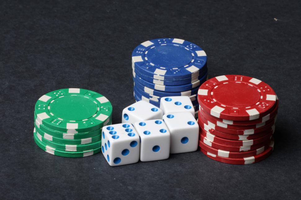 Free Image of Dice and Poker chips on black 