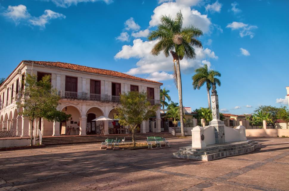 Free Image of Old building in Cuba 