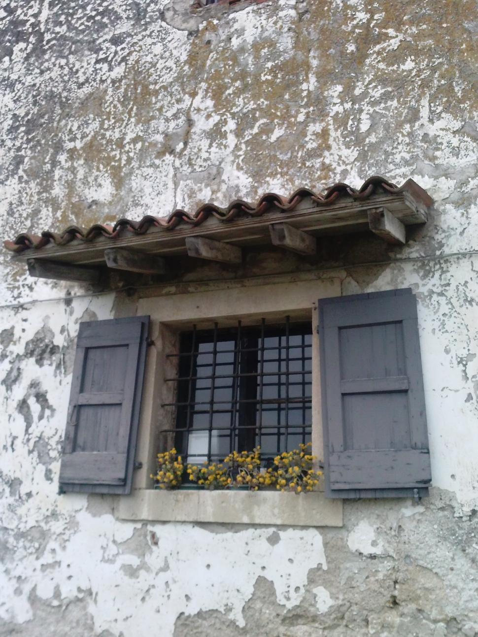 Free Image of Window box on peeling wall 