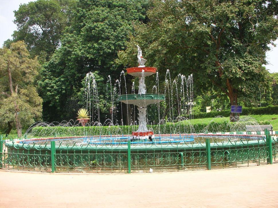 Free Image of Water Fountain 