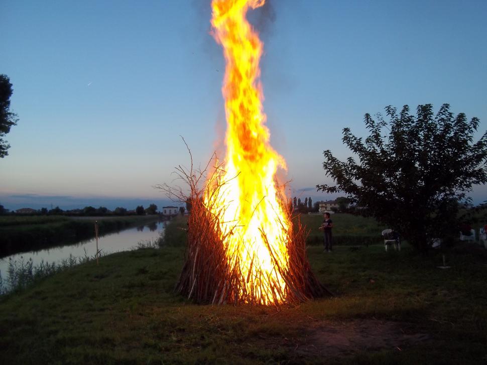 Free Image of il fuoco per equinozio autunno 