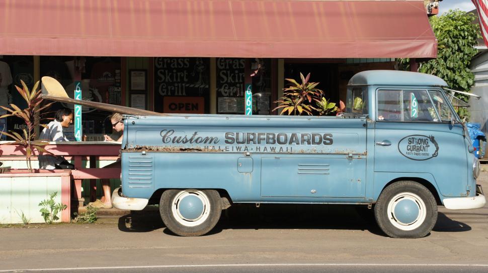 Free Image of Surfboard Truck in Hawaii 