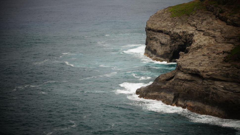 Free Image of Hawaiian Cliffs 