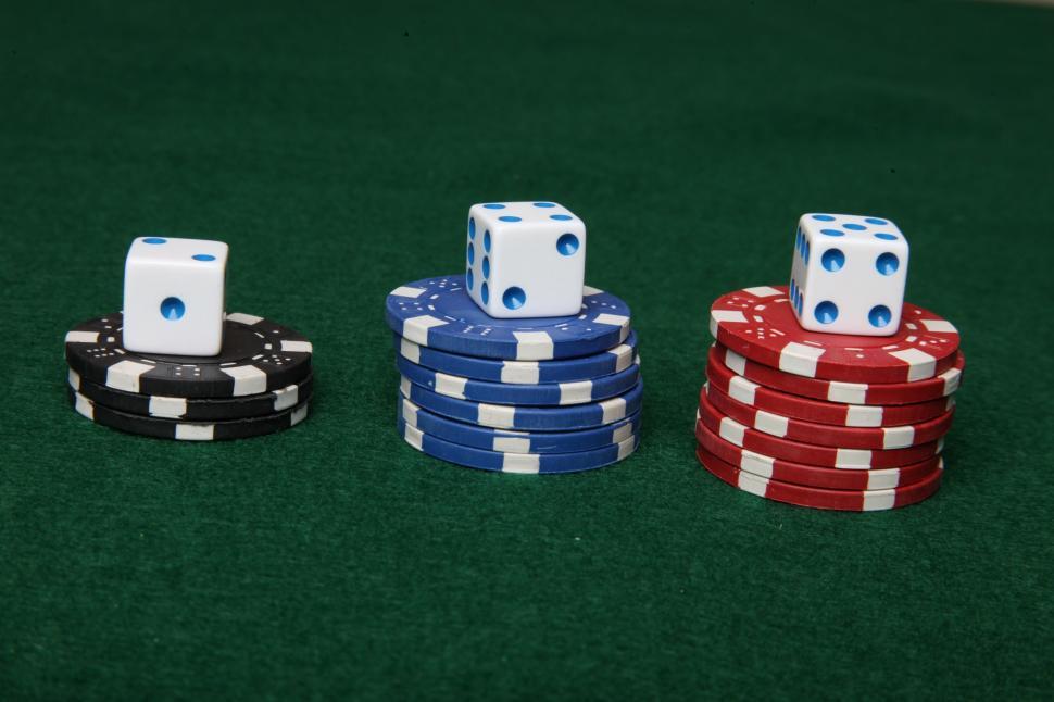 Free Image of Poker chips and dice 