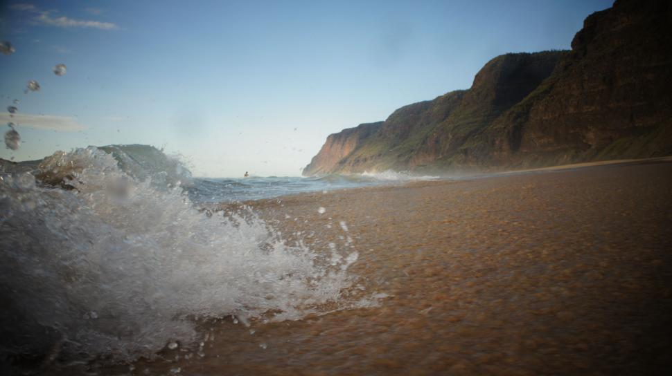Free Image of Waves Crash Into the Camera 