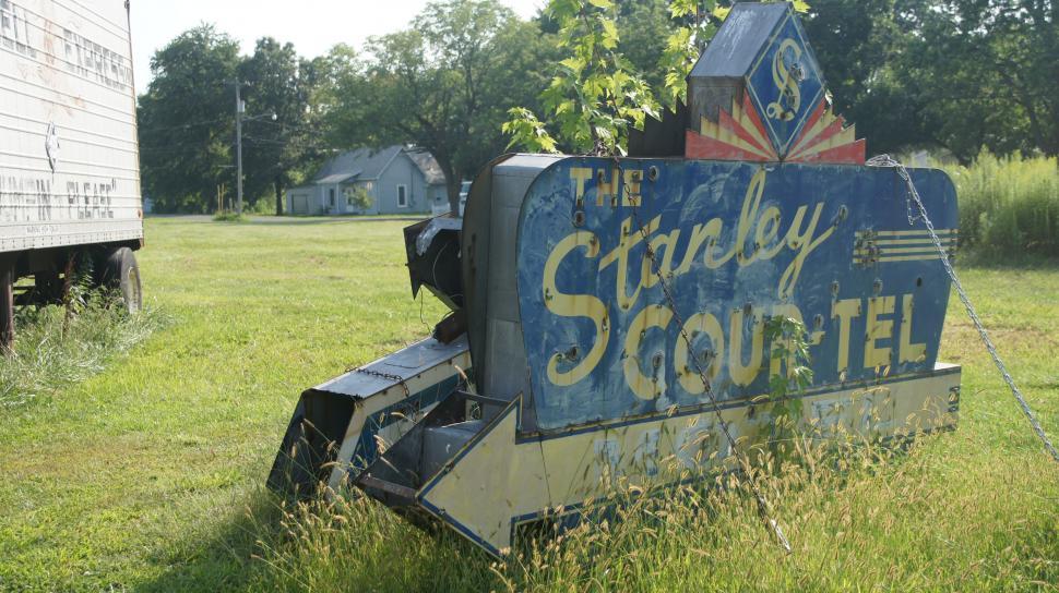Free Image of Abandoned Street Signs 
