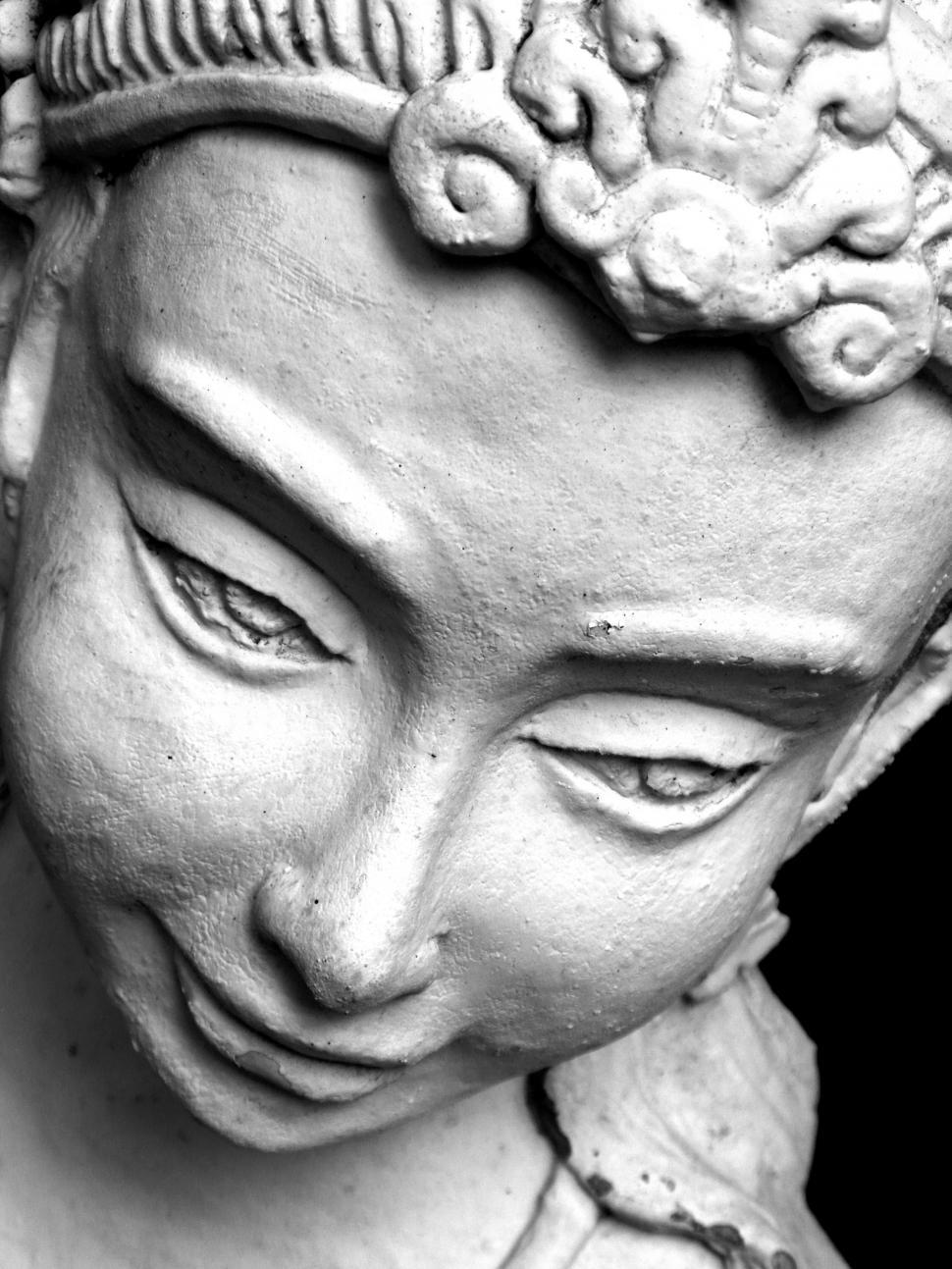 Free Image of Oriental Statue of a Woman 