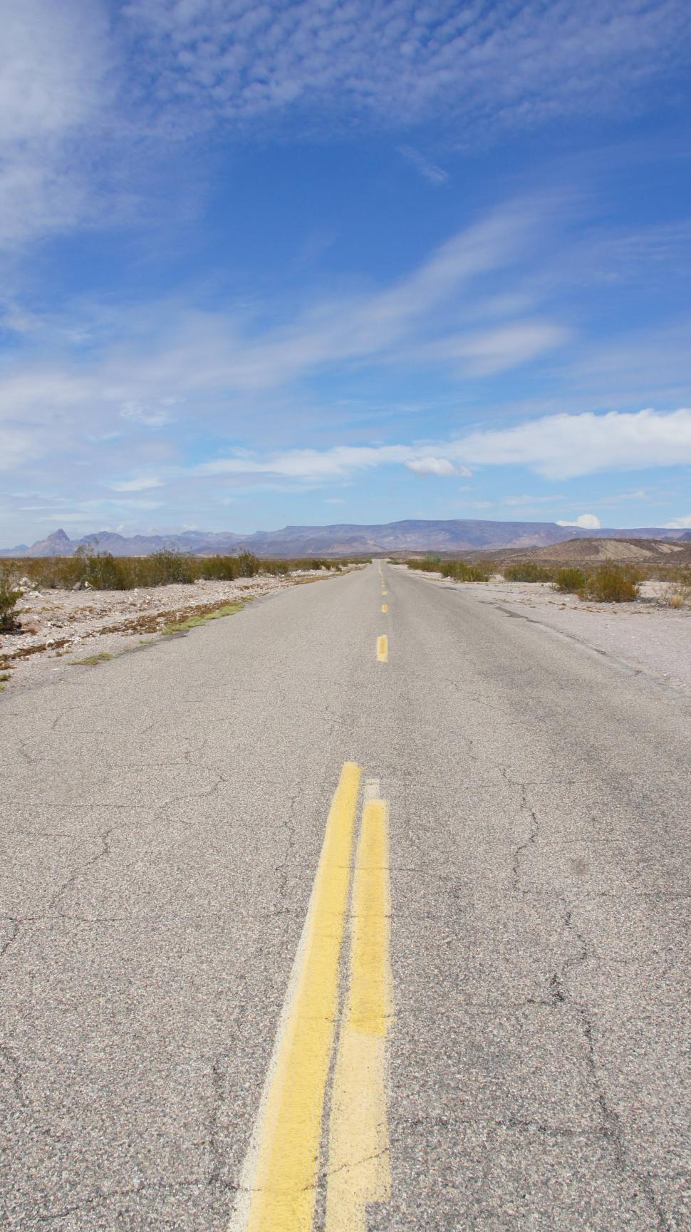 Free Image of Desert Highway 