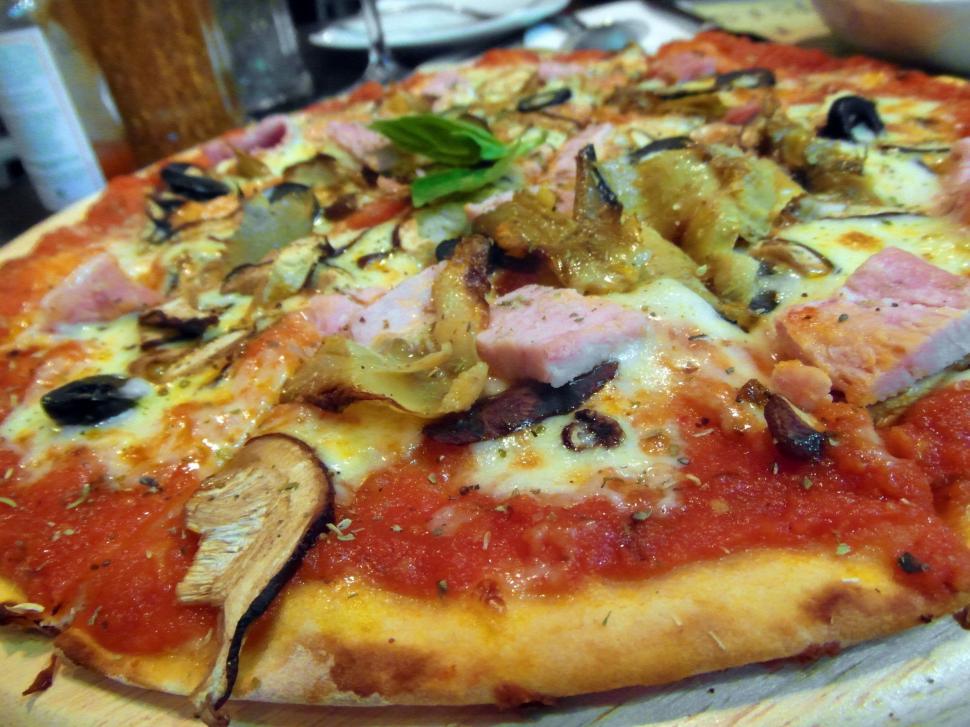 Free Image of Hawaiian Pizza 