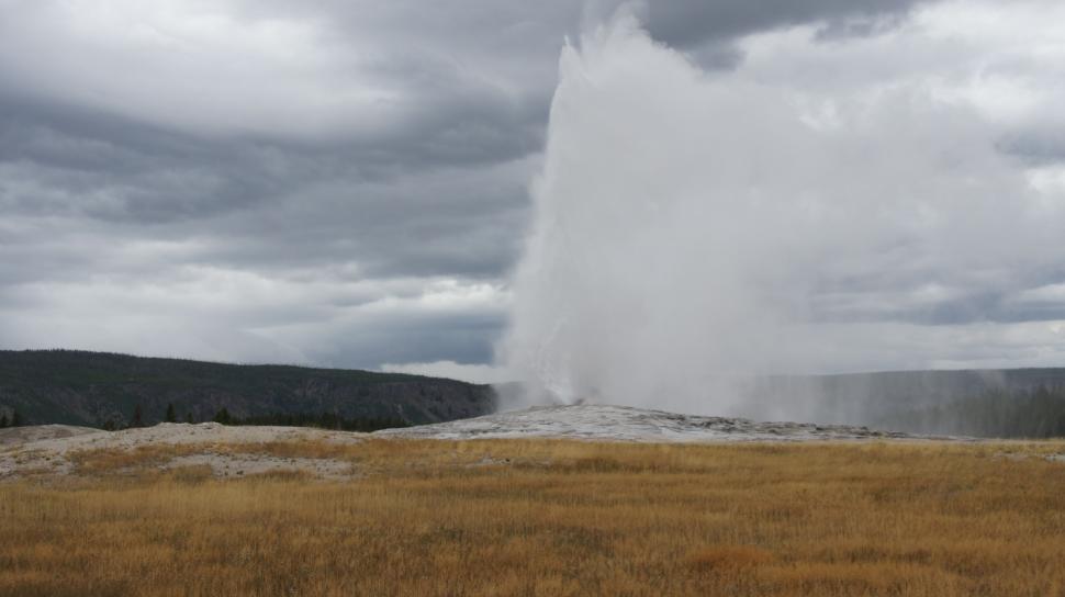 Free Image of Old Faithful 