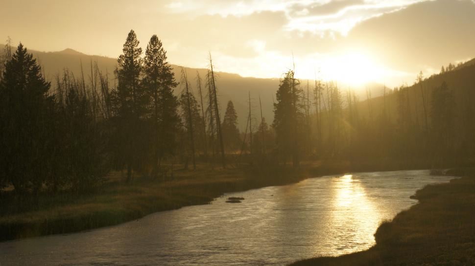 Free Image of Sunset and Lens Flair in Grand Teton 