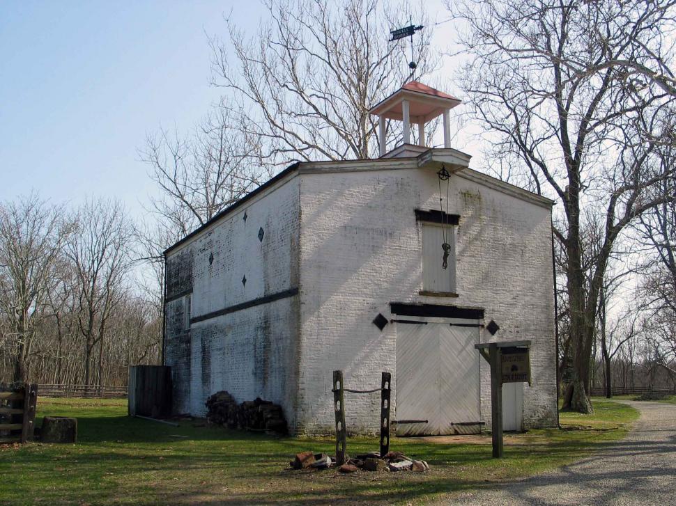 Free Image of Old barn in Allaire Village 