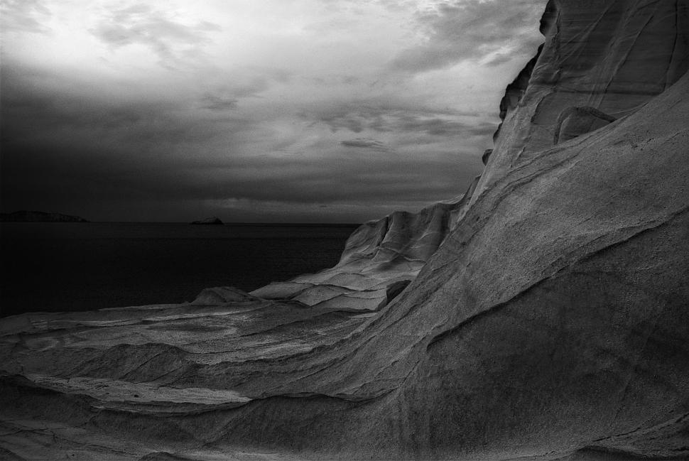 Free Image of black and white 
