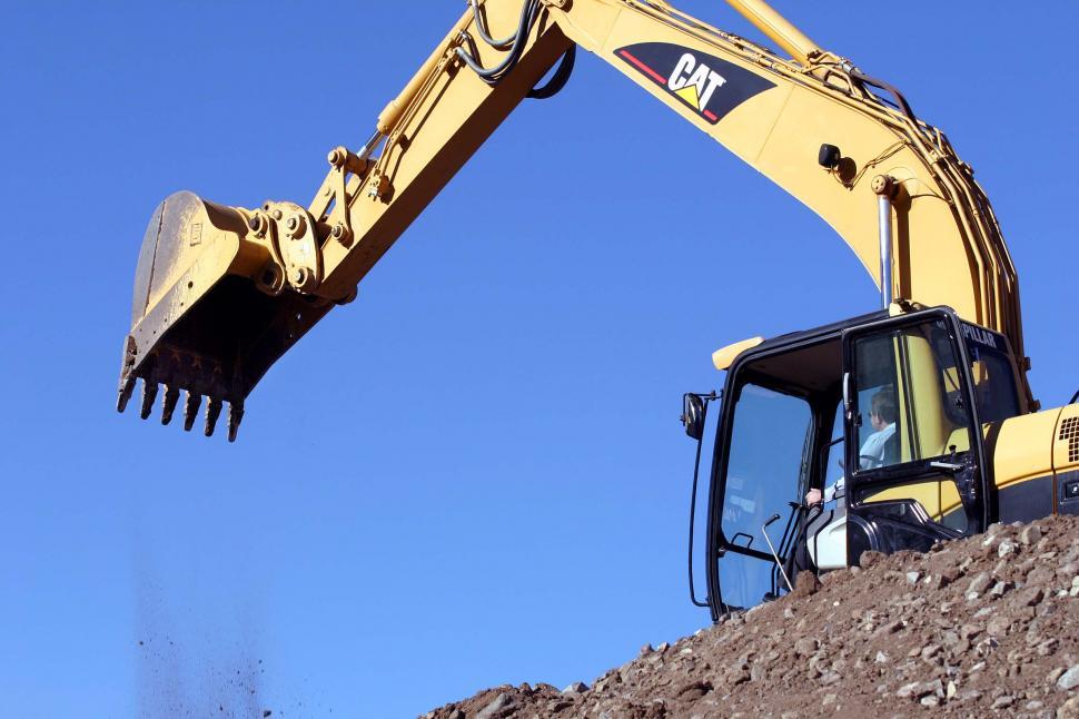 Free Image of Dumped load of dirt 