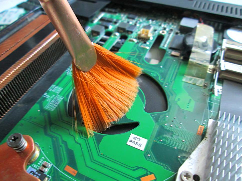 Free Image of Cleaning computer or Circuit 