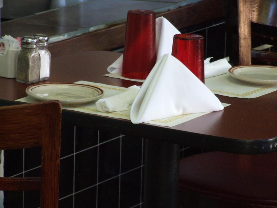 Free Image of Place Setting 