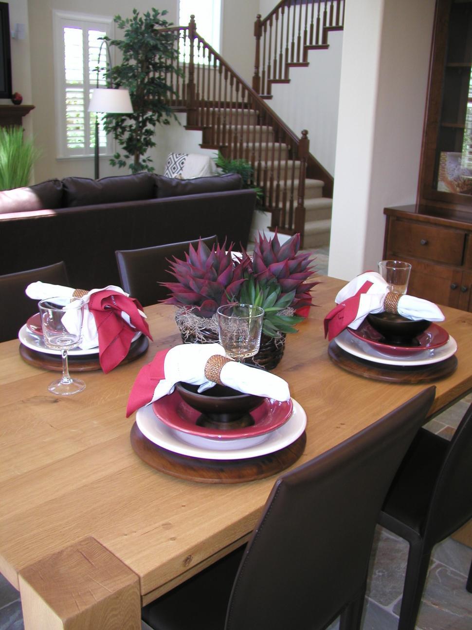 Free Image of Place Setting 