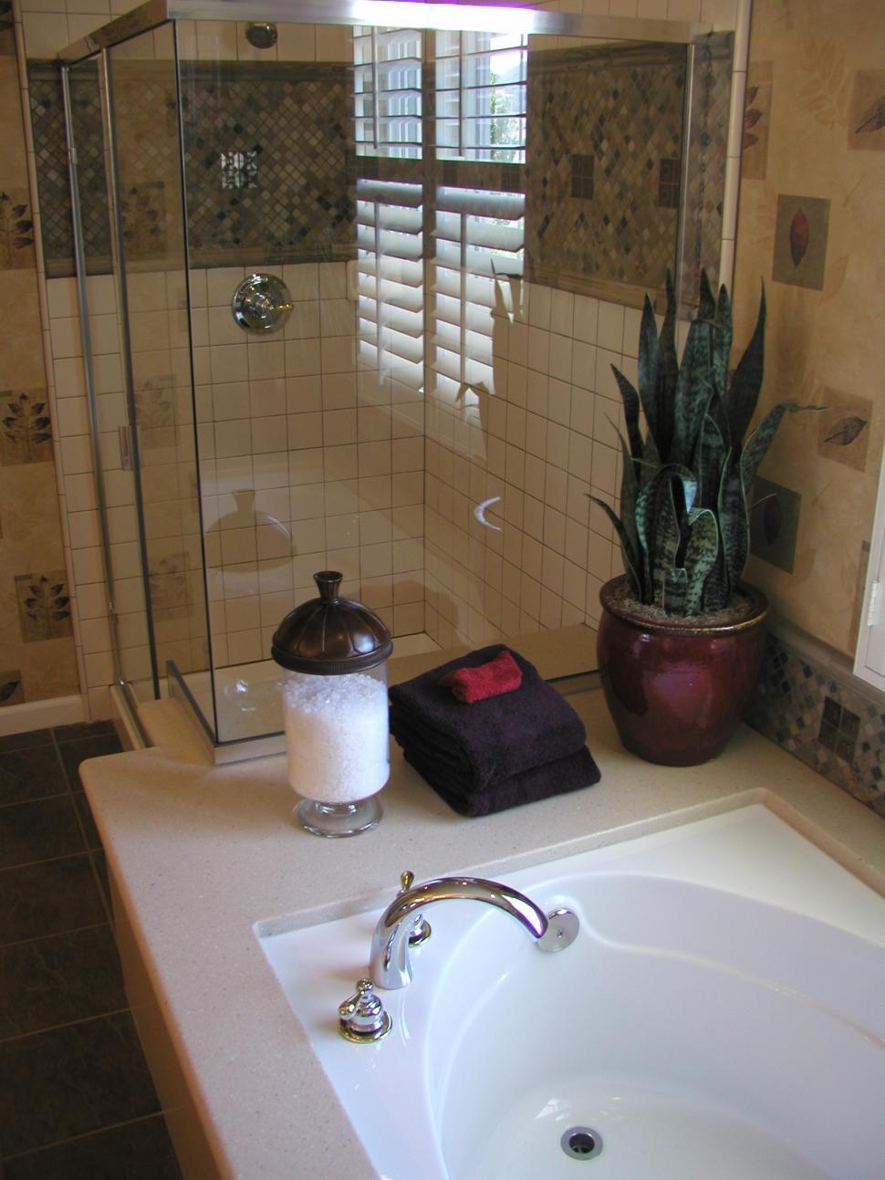 Free Image of Bath and Showers 