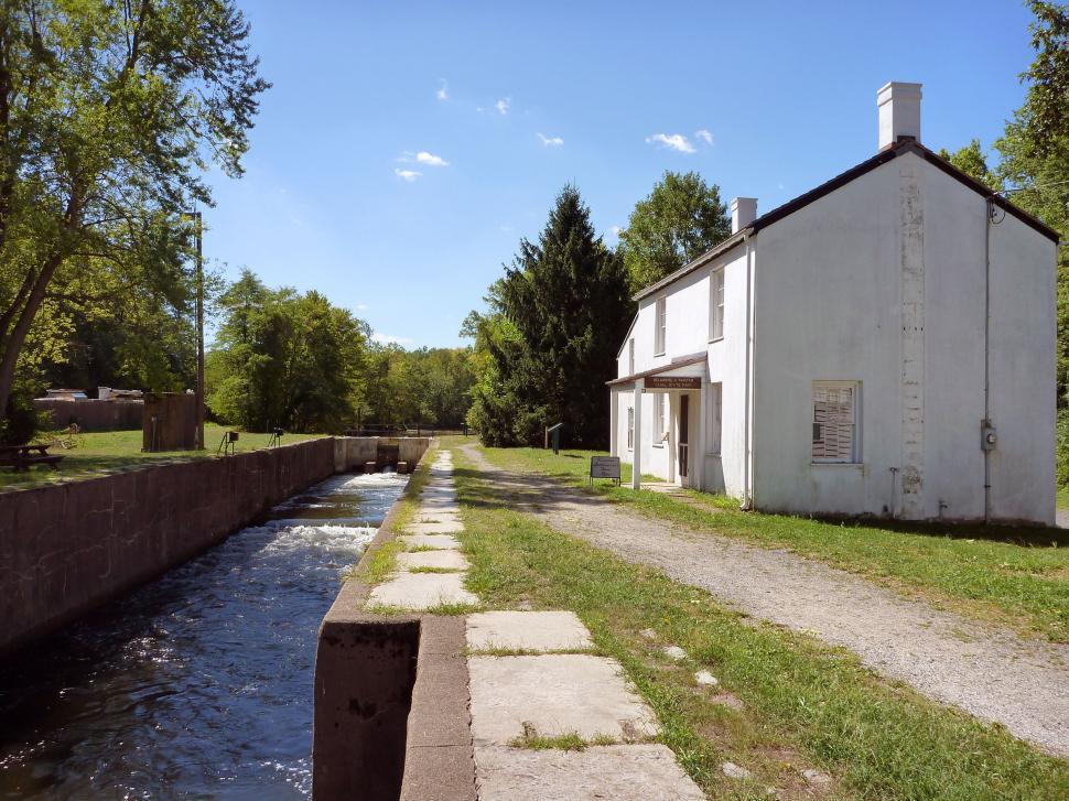 Free Image of Lock Tenders Home on the D&R Canal 
