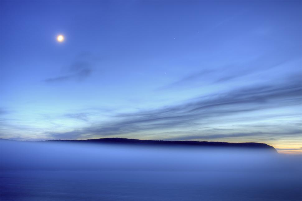 Free Image of Evening Fog 
