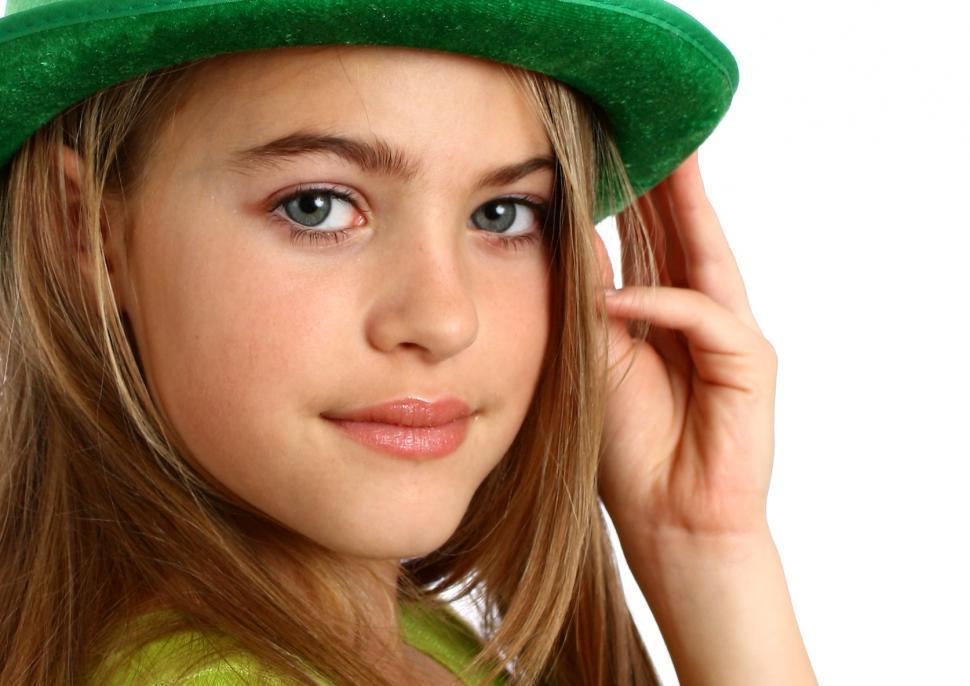 Free Image of A beautiful young girl dressed for Saint Patricks Day 