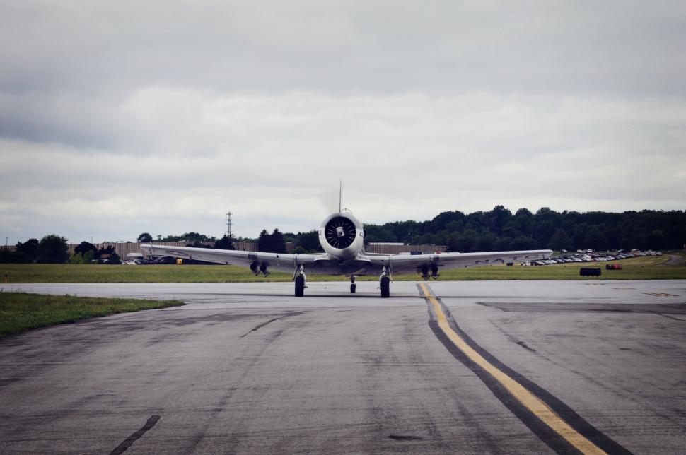 Free Image of Airplane 