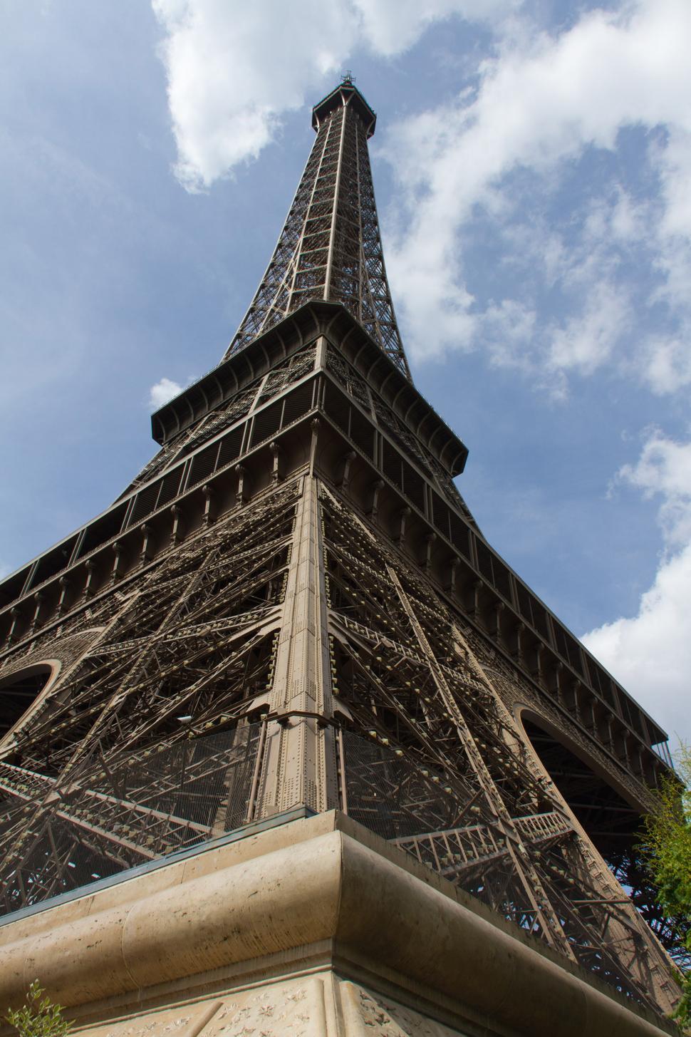 Free Image of Eiffel Tower 