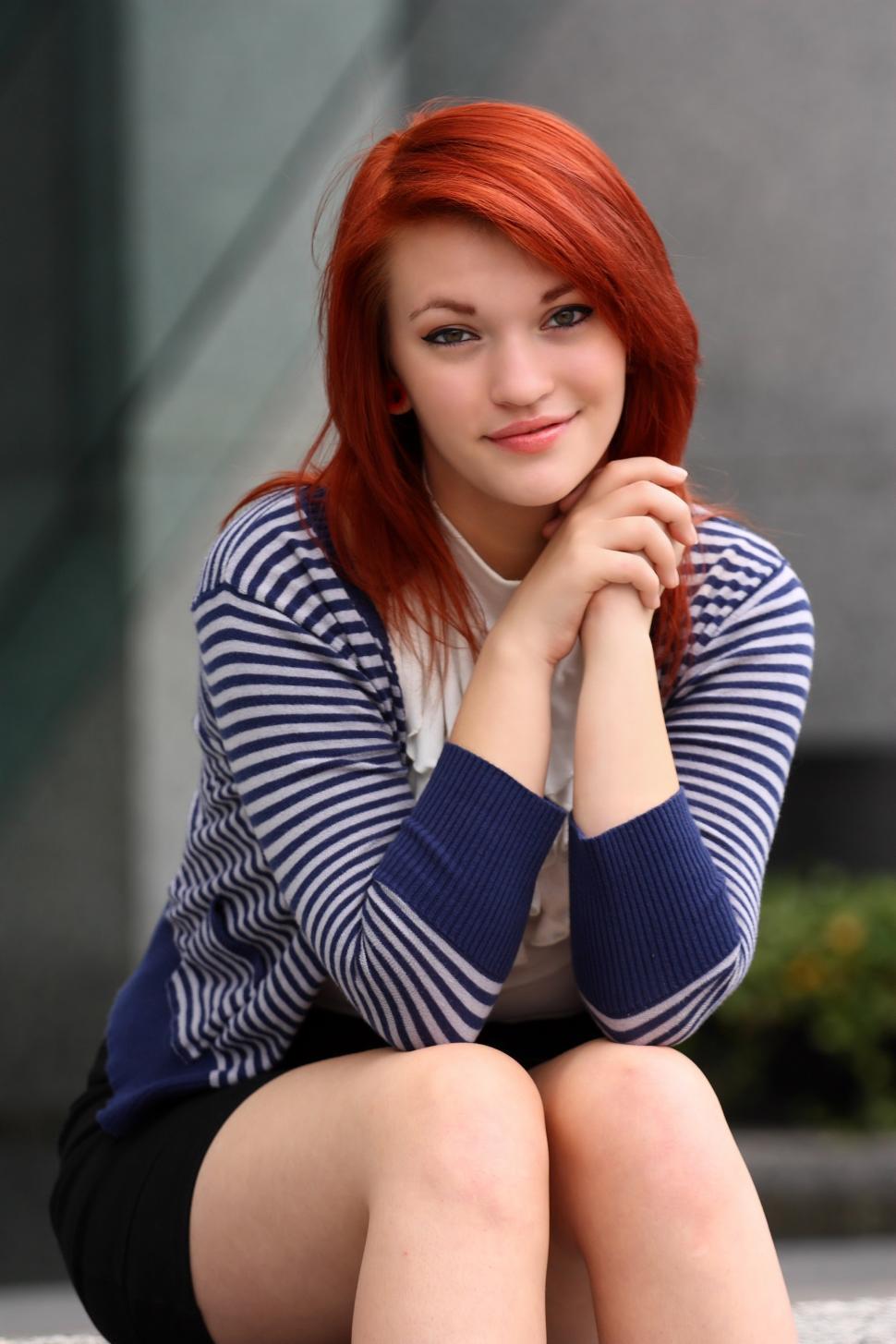 Free Image of A beautiful young woman in business attire 