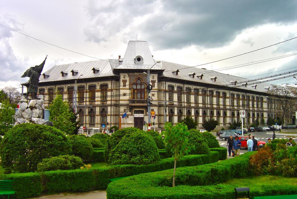 Free Image of National College Tudor Vladimirescu 