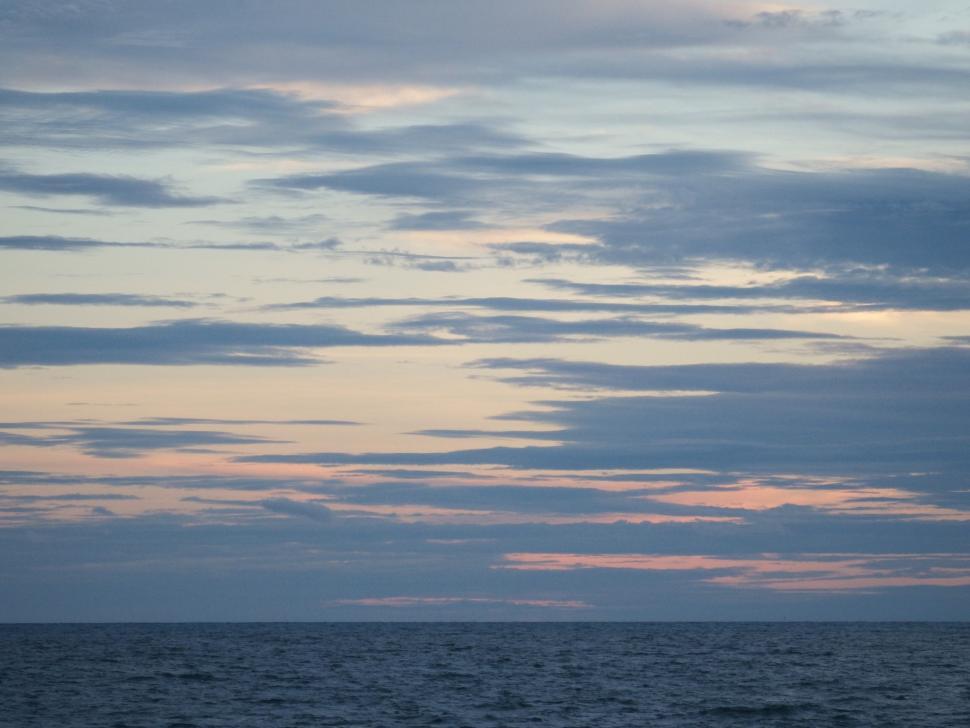 Free Image of Sea and Sky Background 