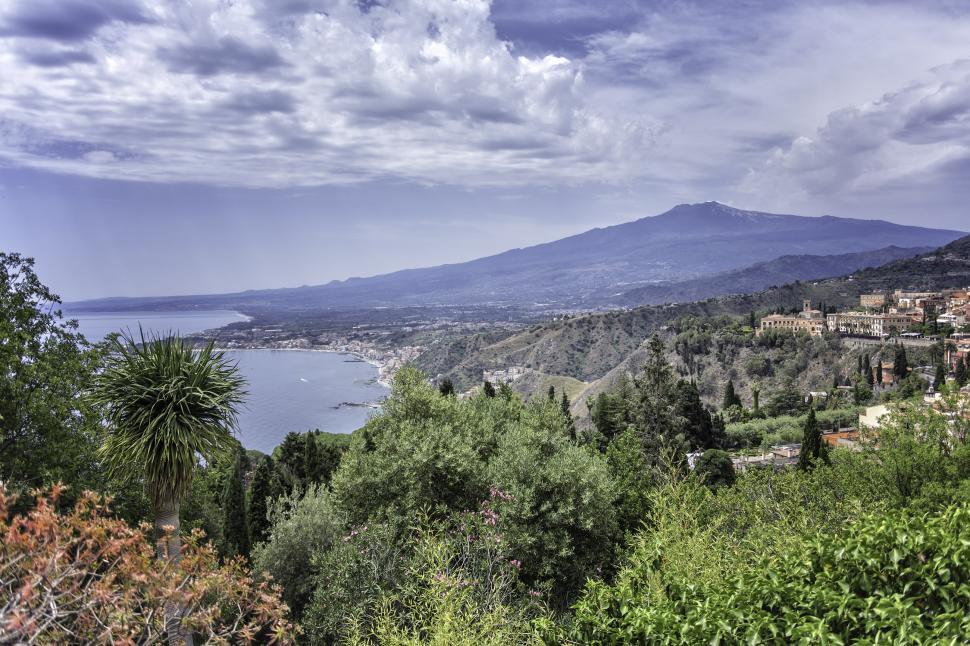 Free Image of Etna 
