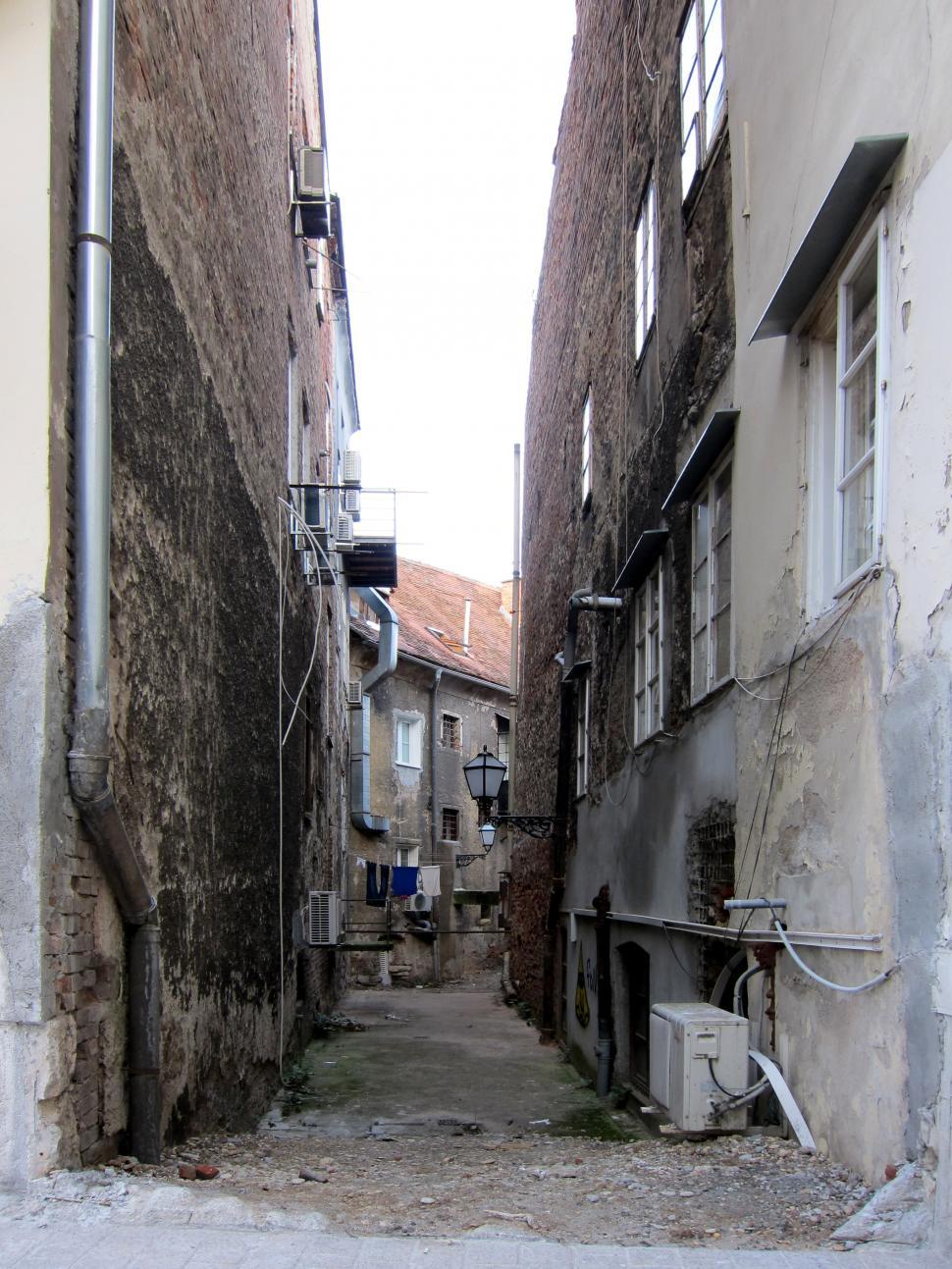 Free Image of Unsightly passage 