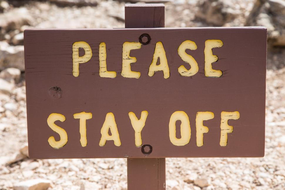 Free Image of Stay off 