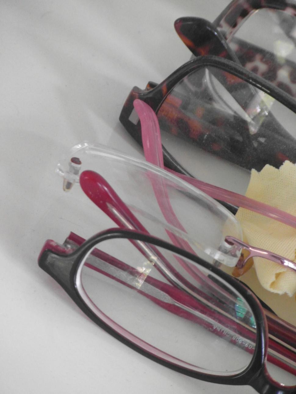 Free Image of Reading Glasses 