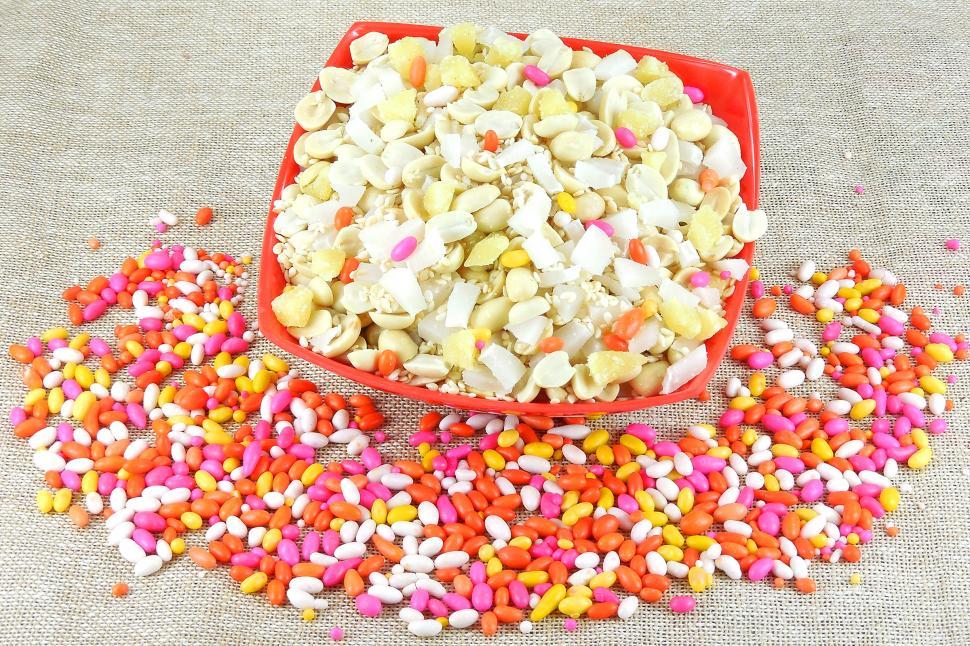 Free Image of Peanuts and Peppermints 