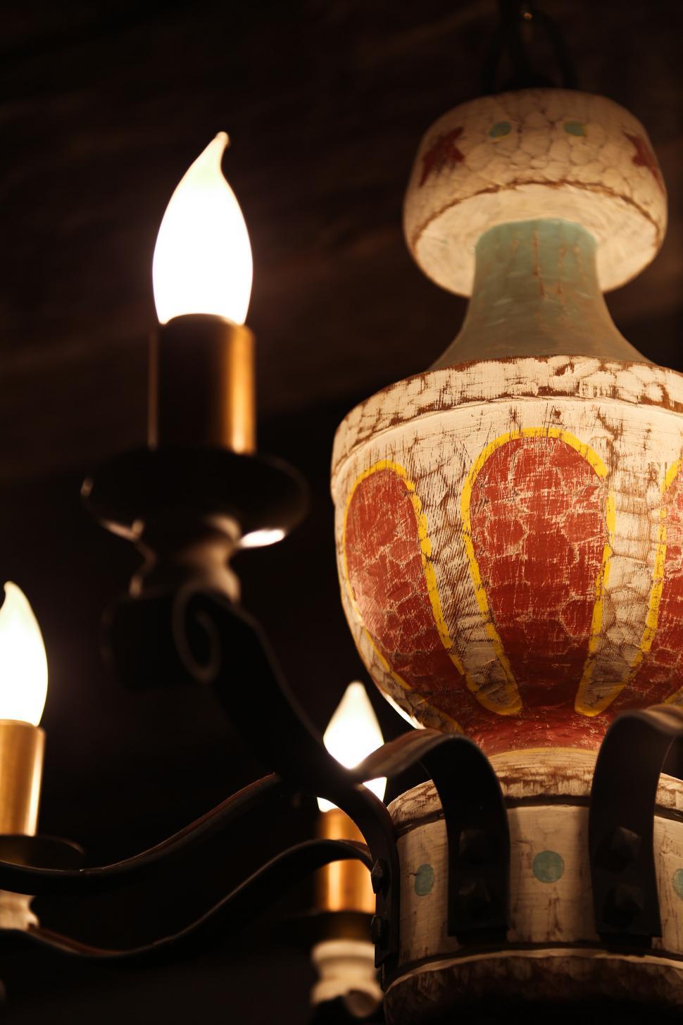 Free Image of carved chandelier 